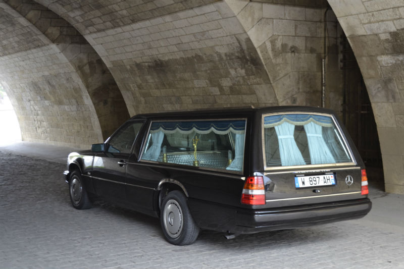 MERCEDES 250D corbillard limousine