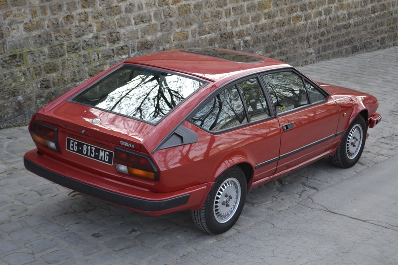 Alfetta coupé GTV 2000 rouge 1986
