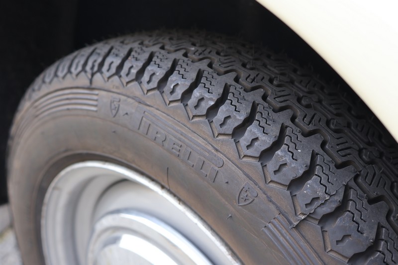 FIAT 500 L ivoire ancienne PARFAIT ETAT FIAT 500 L ivoire ancienne PARFAIT ETAT